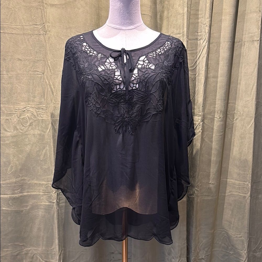 Bcbg Maxazria embroidered front scalloped top/tunic, S
